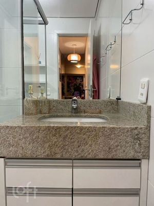 Image 11 - 867878