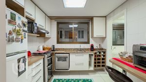 Image 6 - 867884