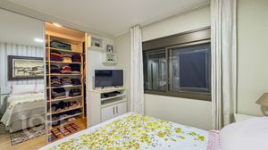 Image 12 - 867884