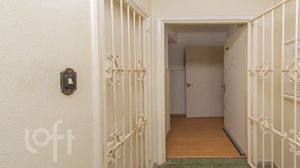 Image 19 - 867888