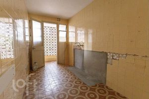 Image 4 - 867888