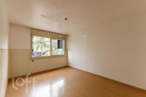 Image 1 - 867888