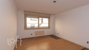 Image 16 - 867888