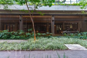 Image 15 - 867898