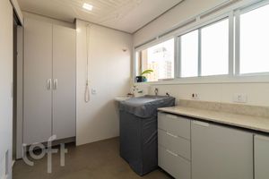 Image 33 - 867912