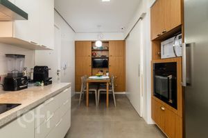 Image 25 - 867912