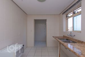 Image 6 - 867929