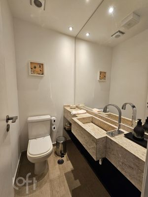 Image 13 - 867932