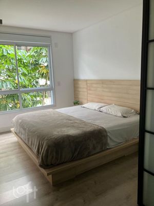 Image 19 - 867937