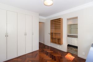 Image 25 - 867982