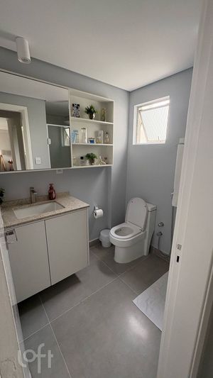 Image 19 - 868005