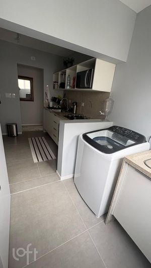 Image 11 - 868005