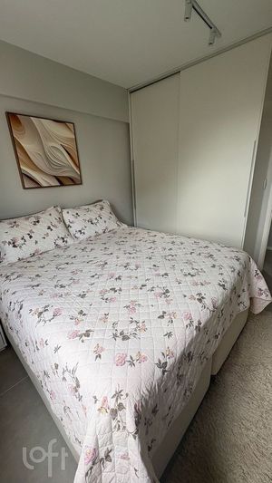Image 16 - 868005