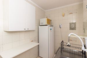 Image 18 - 868014