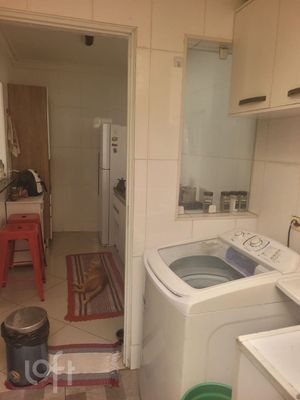 Image 6 - 868015