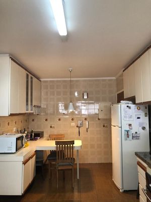 Image 26 - 868040