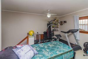 Image 11 - 868049