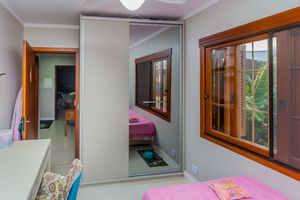 Image 19 - 868049