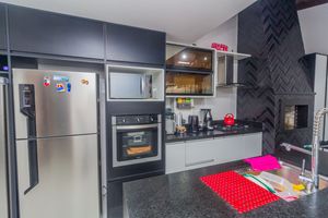 Image 35 - 868049