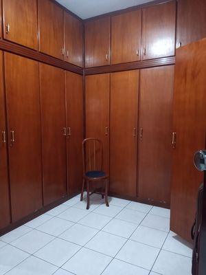 Image 17 - 868087