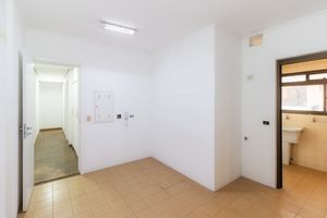 Image 33 - 868089