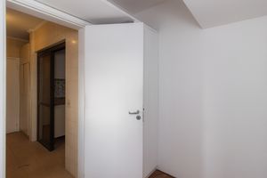 Image 38 - 868089