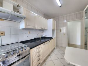 Image 7 - 868096