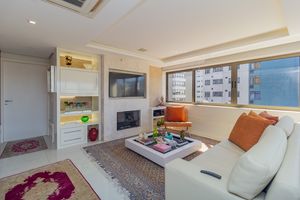 Image 6 - 868099