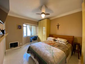 Image 9 - 868100