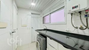 Image 34 - 868101