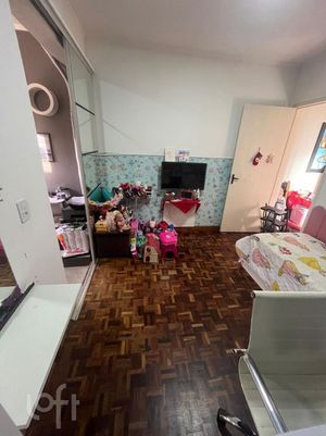 Image 10 - 868104