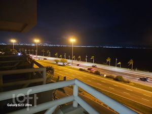 Image 10 - 868117