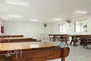 Image 12 - 868129