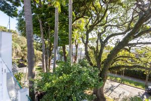 Image 27 - 868132