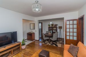 Image 1 - 868163