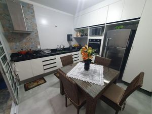 Image 13 - 868175