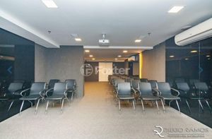 Image 10 - 868182