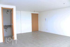 Image 3 - 868193