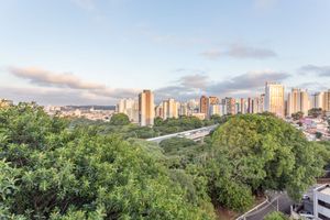 Image 18 - 868195