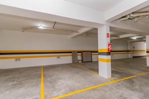 Image 37 - 868204
