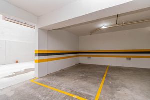 Image 38 - 868204