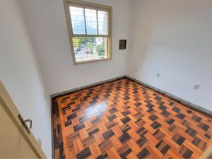 Image 17 - 868208