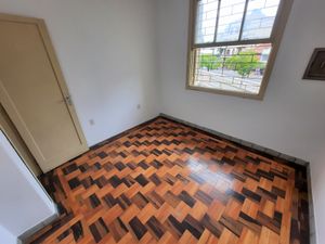 Image 18 - 868208