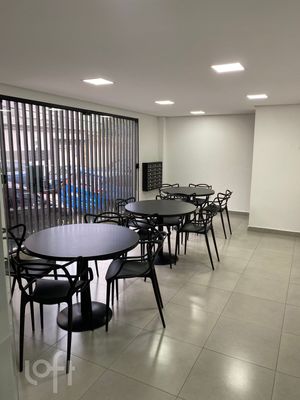 Image 10 - 868211