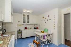 Image 7 - 868230