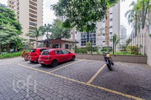 Image 62 - 868230