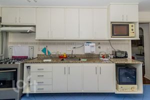 Image 5 - 868230