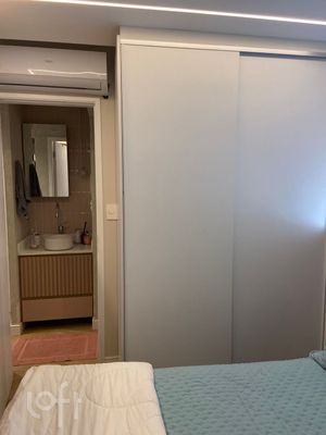 Image 14 - 868246