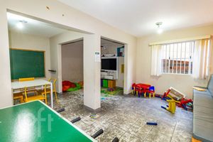 Image 17 - 868250