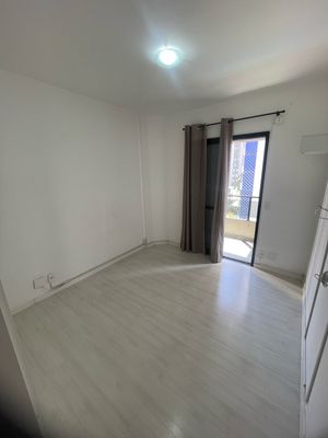 Image 10 - 868251